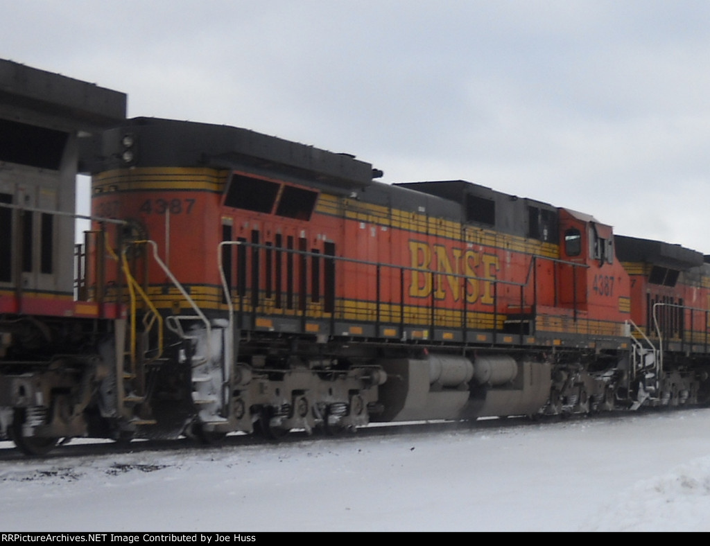 BNSF 4387